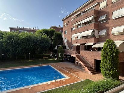 Exterior view of Flat for sale in Sant Cugat del Vallès  with Air Conditioner, Heating and Parquet flooring