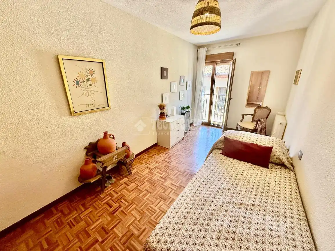 Habitación de Piso en venta en Ávila con Calefacción, Parquet y Trastero