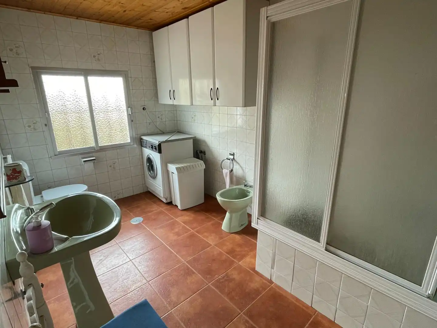 Bathroom of Houses for sale in Priaranza del Bierzo  with Furnished