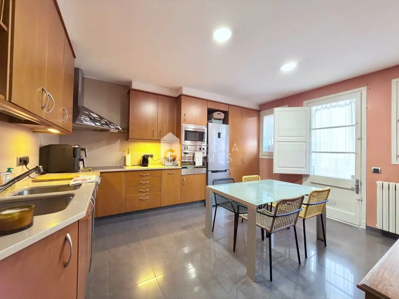 Cocina de Piso en venta en Girona con Terraza y Trastero