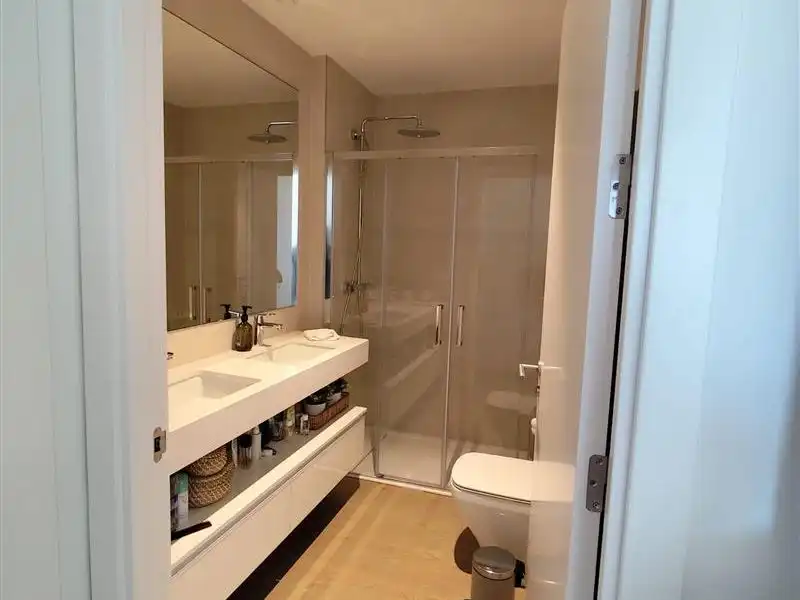 Bany de Casa o xalet de lloguer en  Pamplona / Iruña amb Calefacció, Terrassa i Moblat