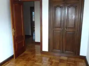Schlafzimmer von Wohnung zur Miete in Gijón  mit Heizung und Abstellraum