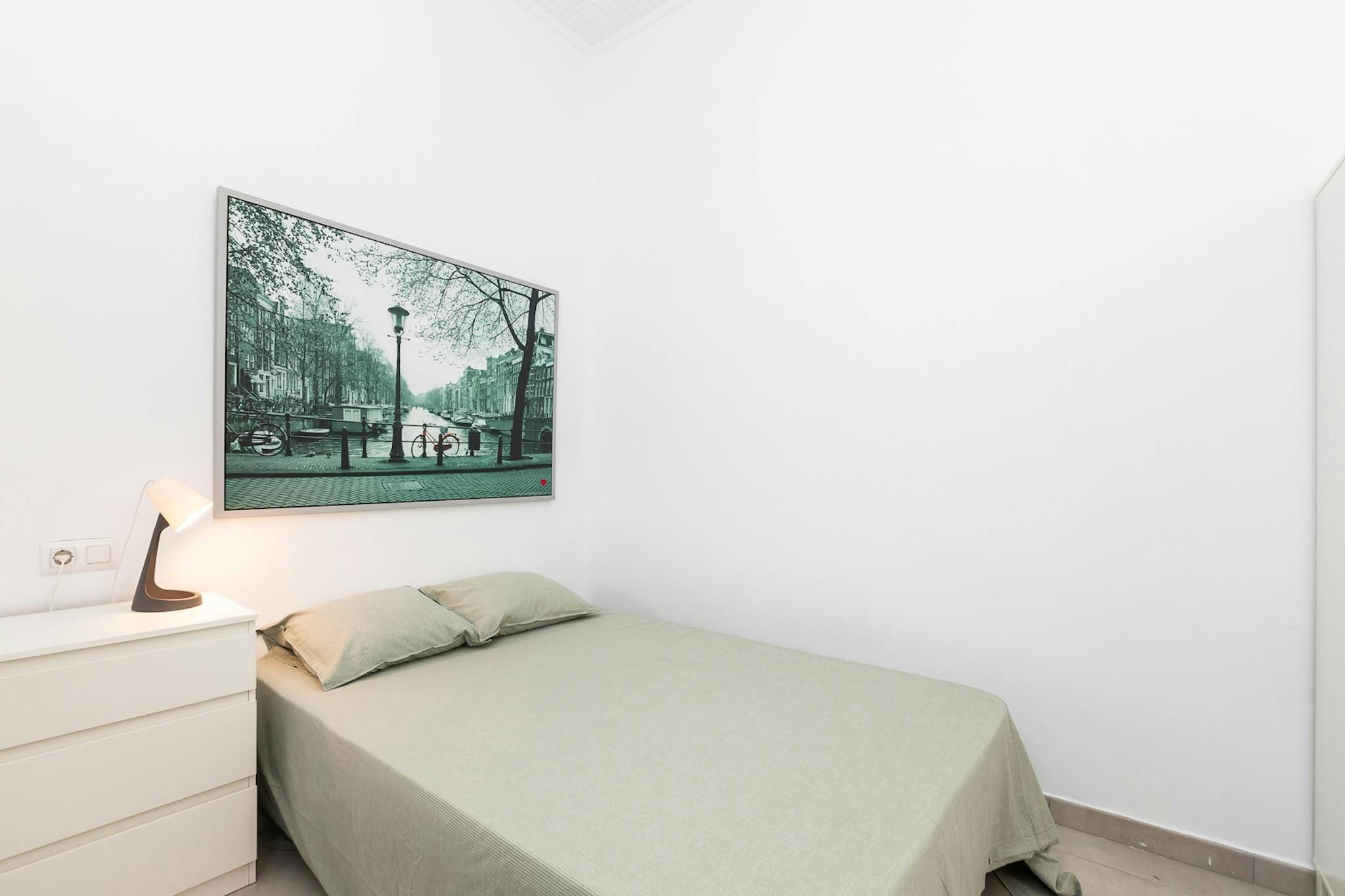 Bedroom of Flat to share in  Valencia Capital  with Heating, Furnished and Washing machine