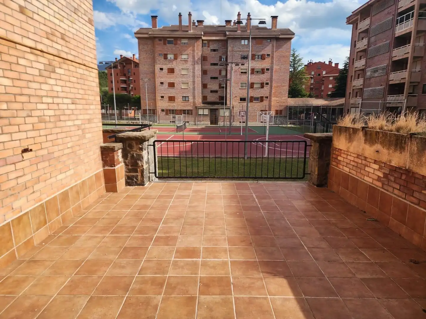 Terraza de Piso de alquiler en Jaca con Calefacción, Jardín privado y Parquet