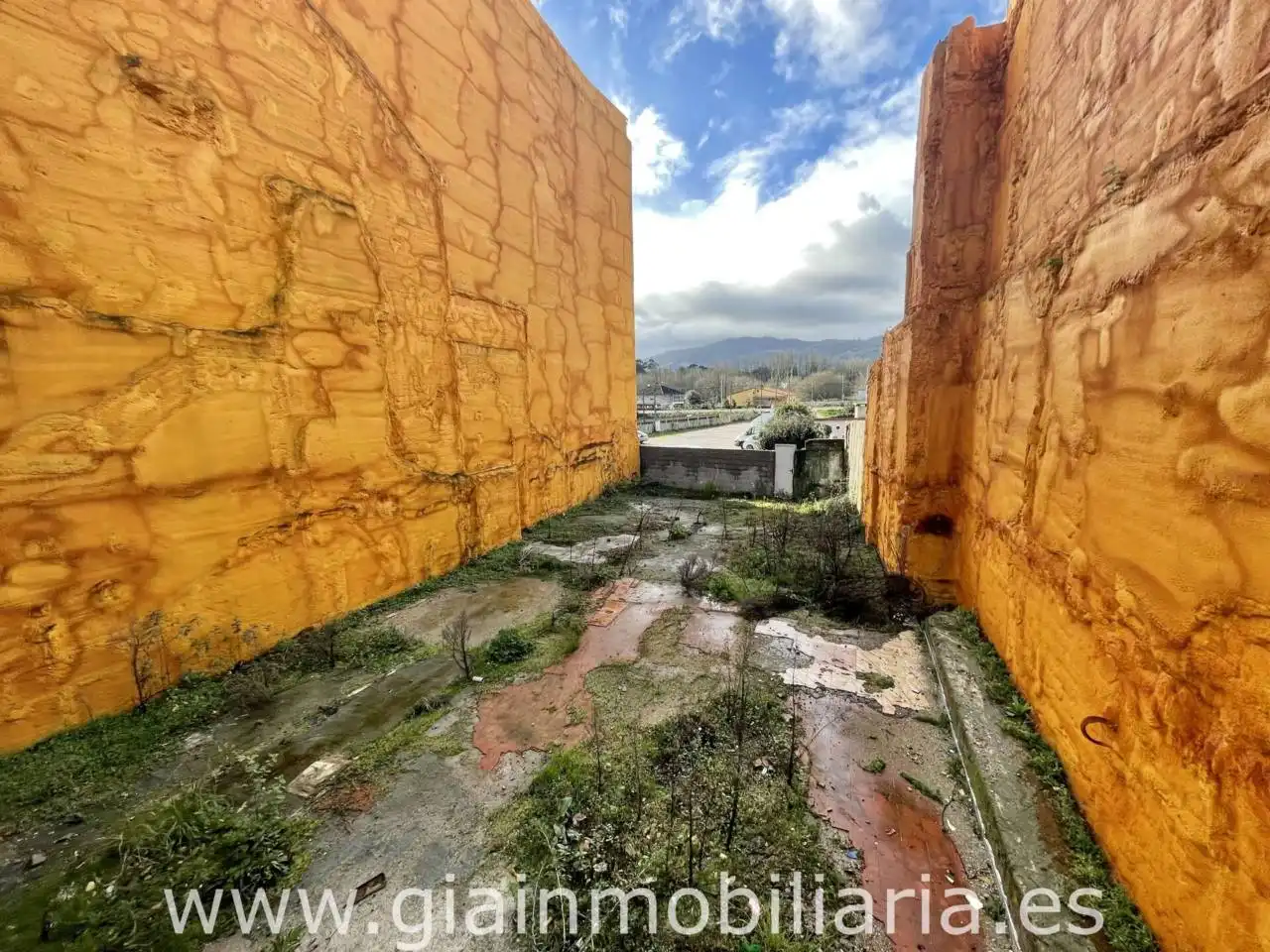 Vista exterior de Terreny en venda en O Porriño  