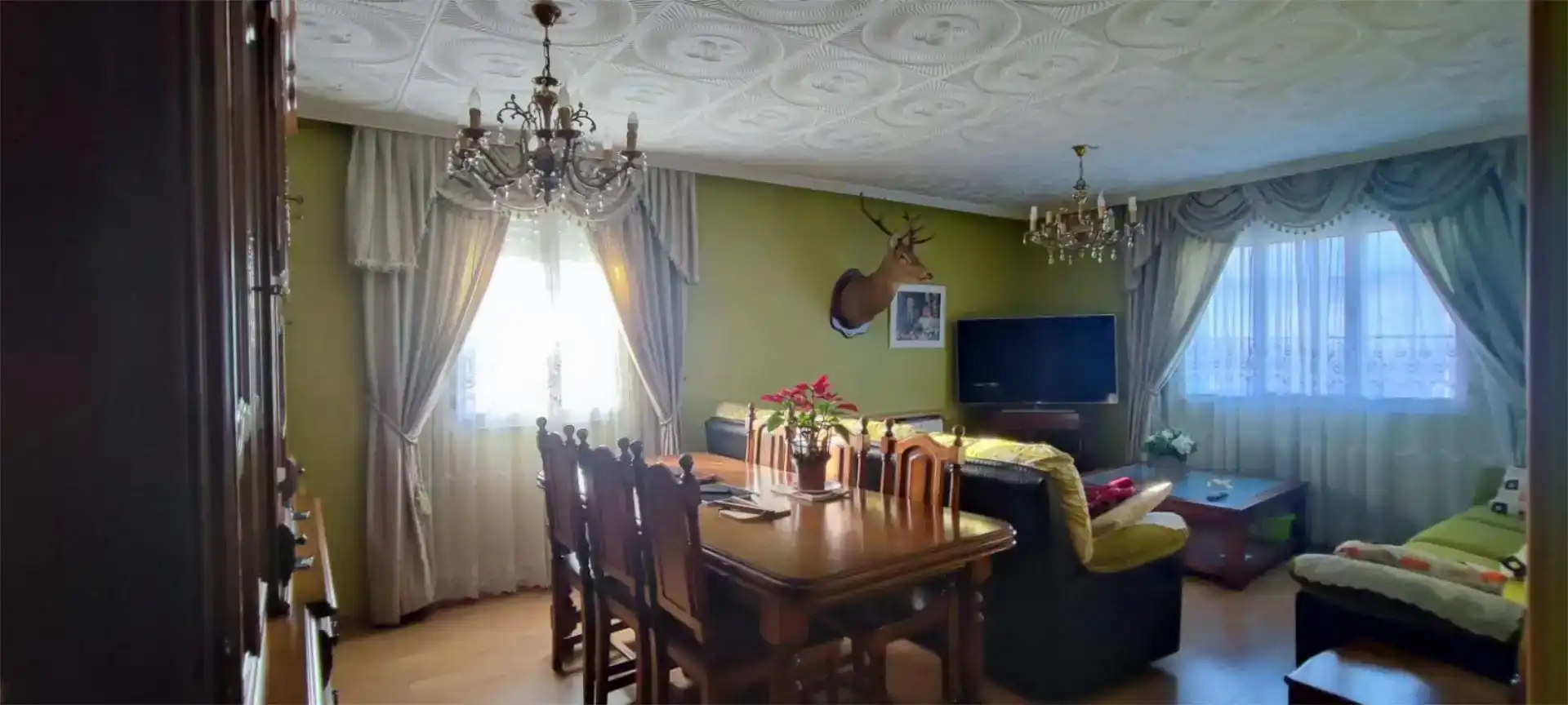 Comedor de Casa o chalet en venta en Puente de Domingo Flórez con Jardín privado, Parquet y Piscina
