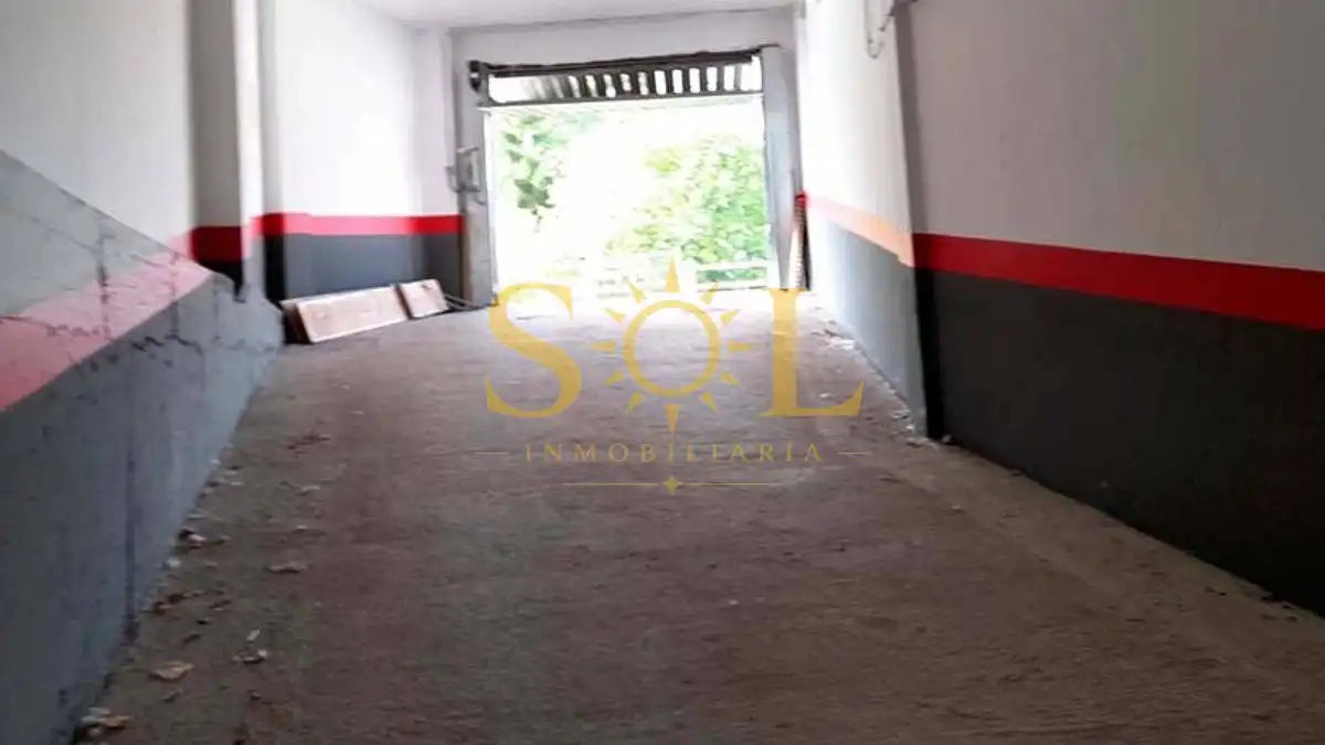 Parking de Dúplex en venta en Puebla de Lillo con Calefacción, Parquet y Terraza