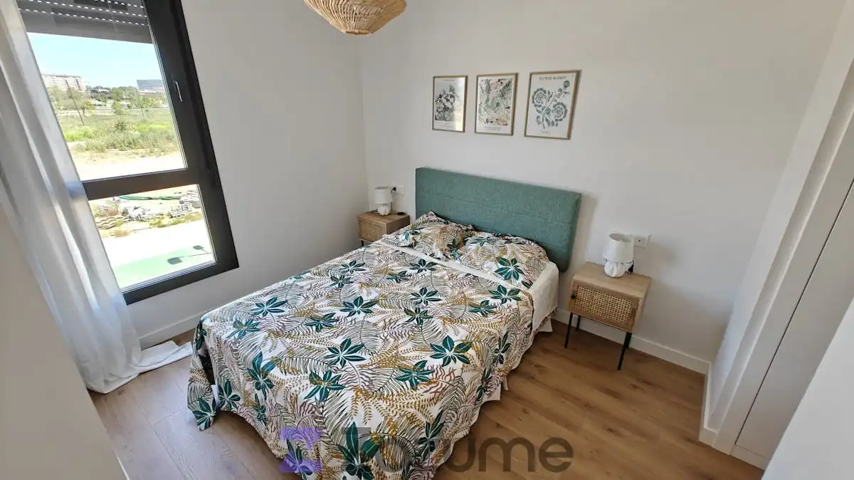 Bedroom of Flat for rent in Sevilla  with Air Conditioner, Private garden and Parquet flooring