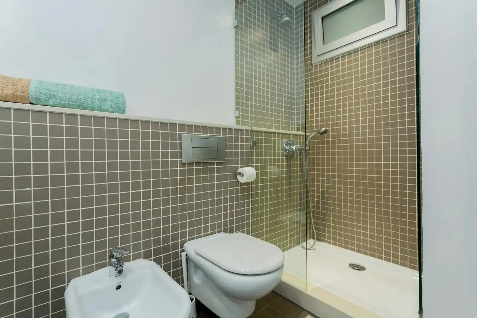 Baño de Piso para compartir en Barcelona con Calefacción, Amueblado y Lavadora