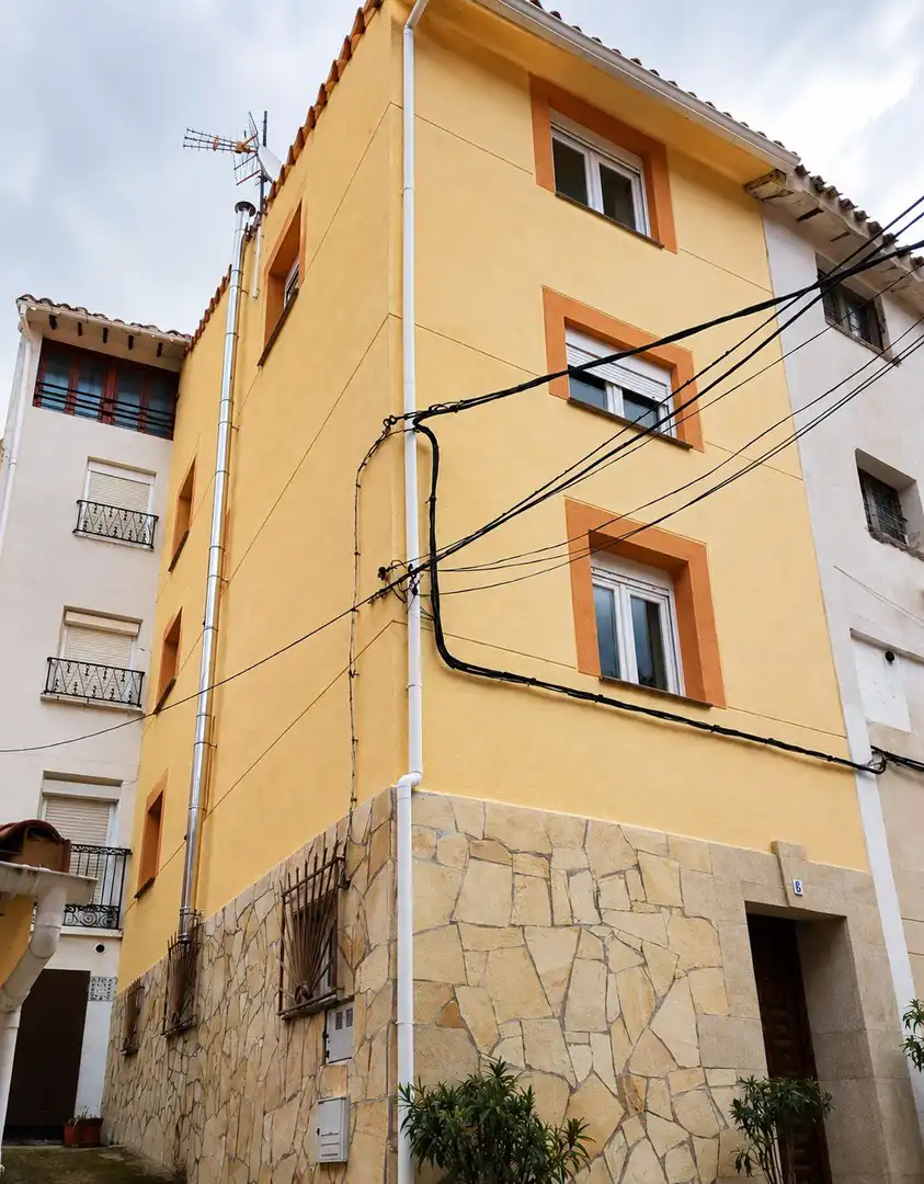 Vista exterior de Casa adosada en venta en Viguera con Calefacción, Parquet y Trastero