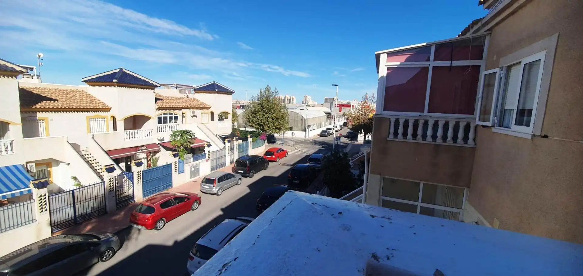 Vista exterior de Casa o chalet de alquiler en Torrevieja con Terraza, Amueblado y Balcón