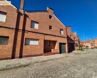 Vista exterior de Casa o xalet en venda en Sardón de Duero amb Jardí privat