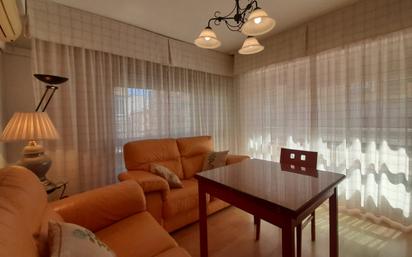 Dormitori de Pis de lloguer en  Córdoba Capital amb Aire condicionat i Terrassa