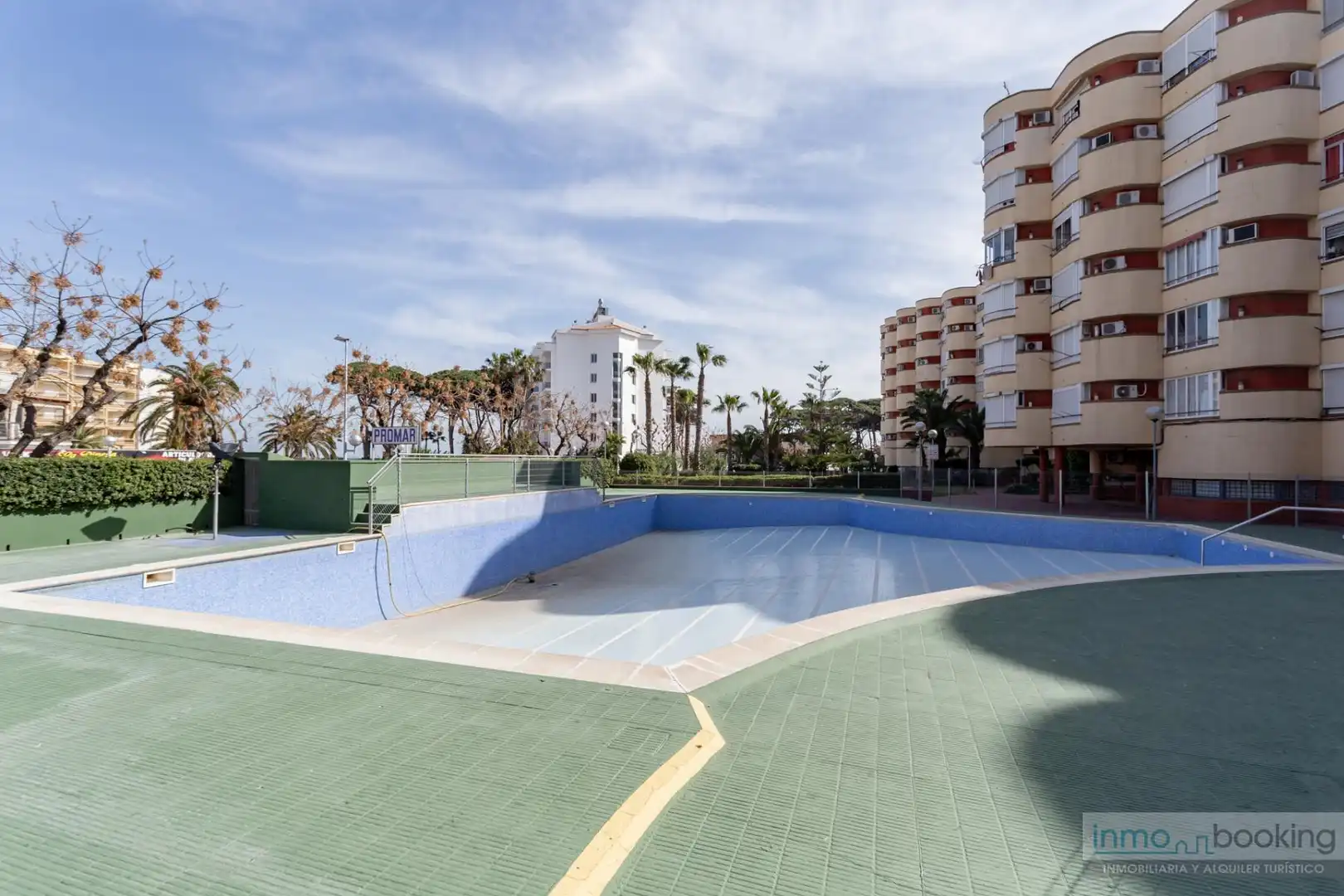 Piscina de Estudi en venda en Vila-seca amb Aire condicionat, Calefacció i Piscina comunitària