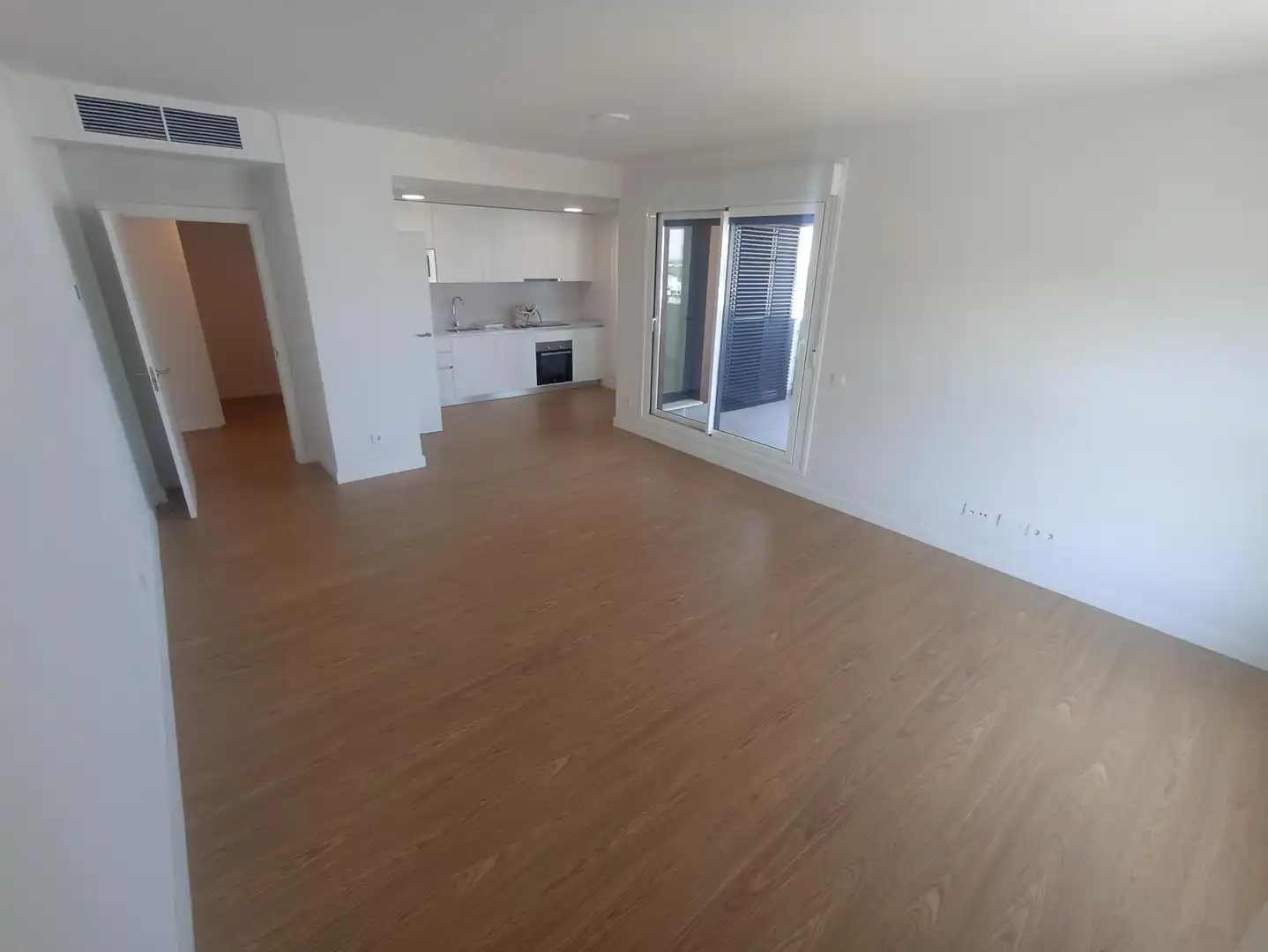 Wohnung zur Miete in Sevilla mit Klimaanlage, Terrasse und Abstellraum