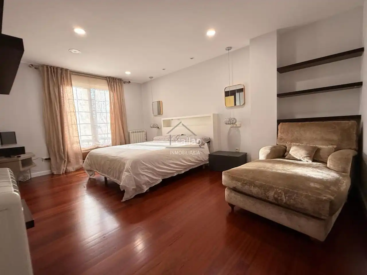 Bedroom of Flat for rent in Ferrol  with Heating, Storage room and Furnished