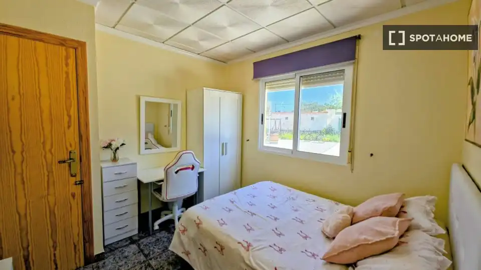 Dormitori de Apartament per a compartir en Cartagena amb Aire condicionat, Calefacció i Terrassa