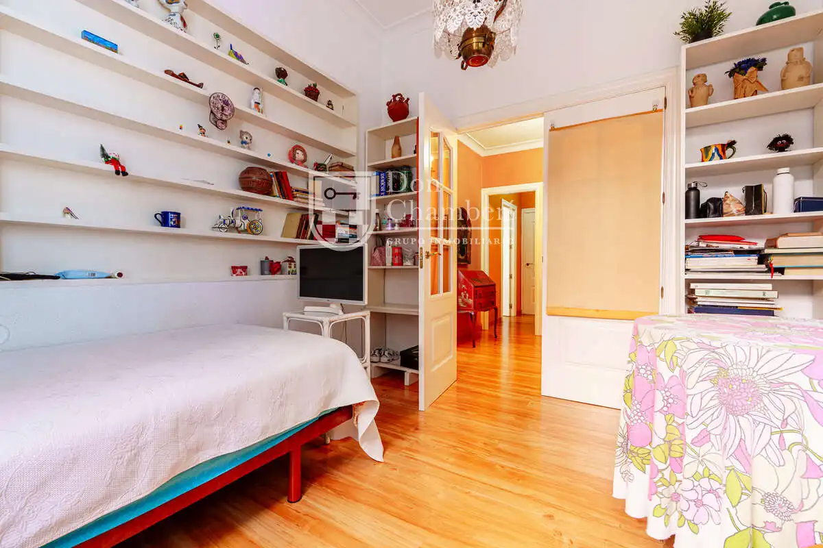 Schlafzimmer von Wohnung zum Verkauf in Madrid mit Klimaanlage, Heizung und Möbliert