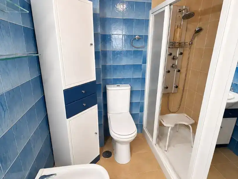 Bany de Pis en venda en Marbella amb Aire condicionat i Balcó