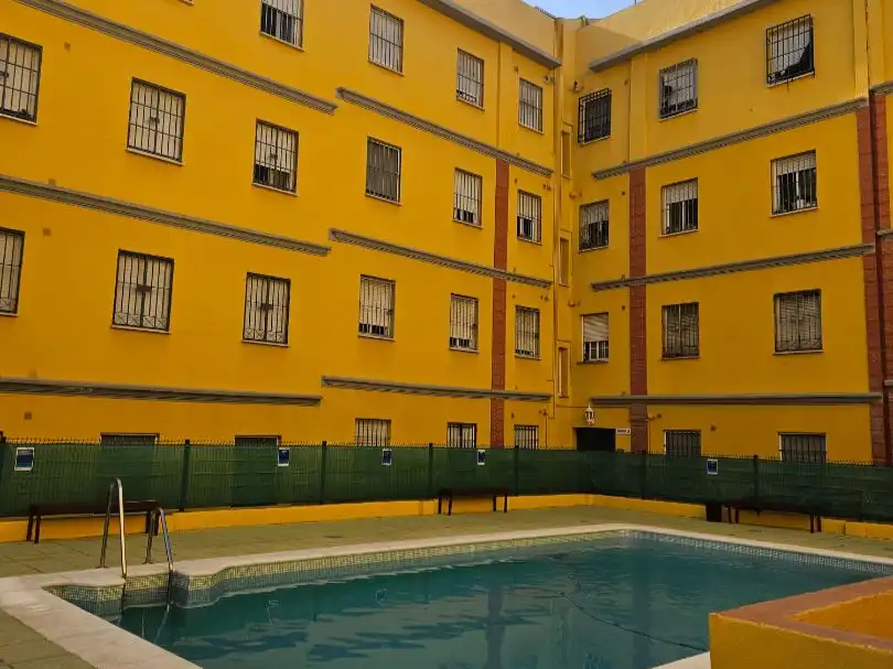 Exterior view of Flat for rent in Sevilla  with Air Conditioner and Community pool