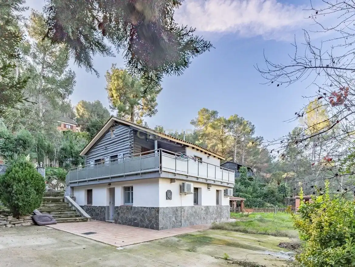 Vista exterior de Casa o xalet en venda en Piera amb Jardí privat, Traster i Moblat