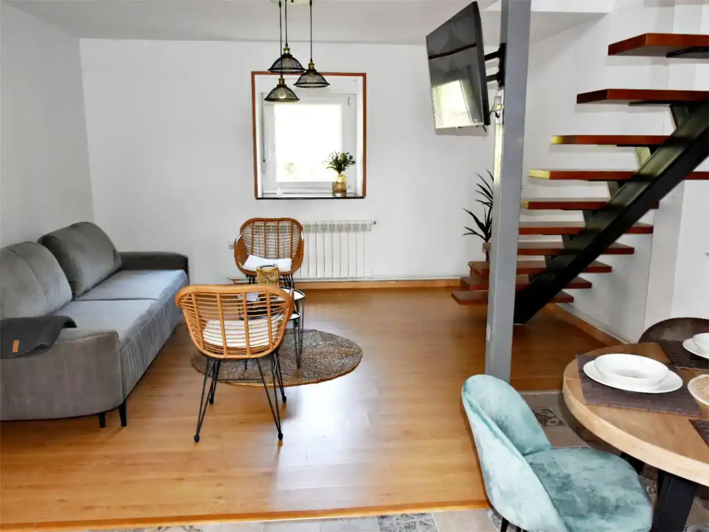 Wohnzimmer von Wohnung zur Miete in Muxía mit Privatgarten, Parkett und Möbliert