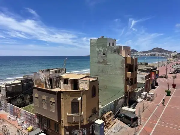 Vista exterior de Pis en venda en Las Palmas de Gran Canaria amb Moblat