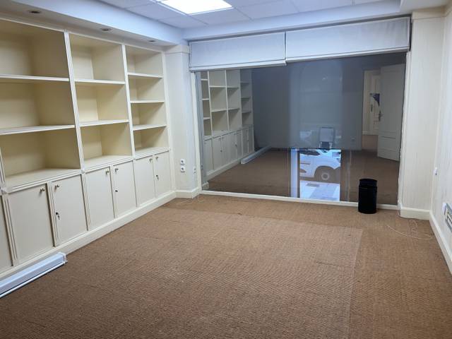 Local comercial en Alquiler en Parque San Francisco - Uría