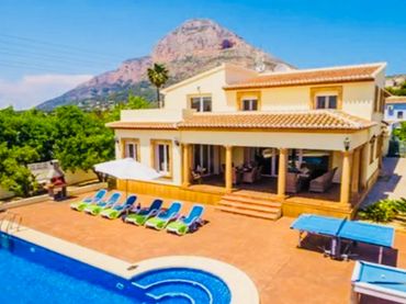 Chalet con balcón en venta en Montañar - El Arenal