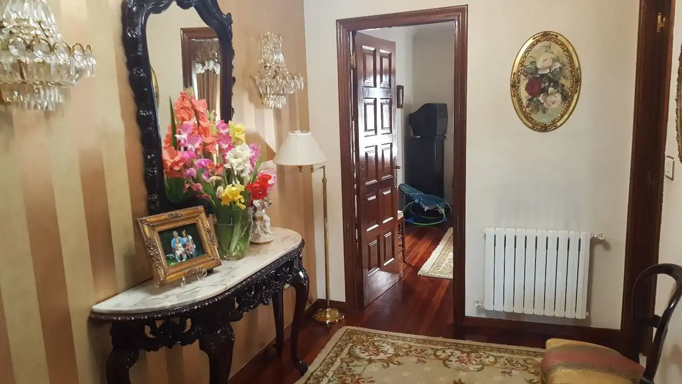 Casa o chalet en venta en Nigrán con Jardín privado, Piscina y Balcón