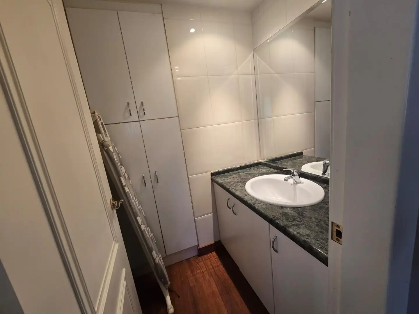 Bathroom of Flat for rent in Valencia  with Air Conditioner, Heating and Parquet flooring