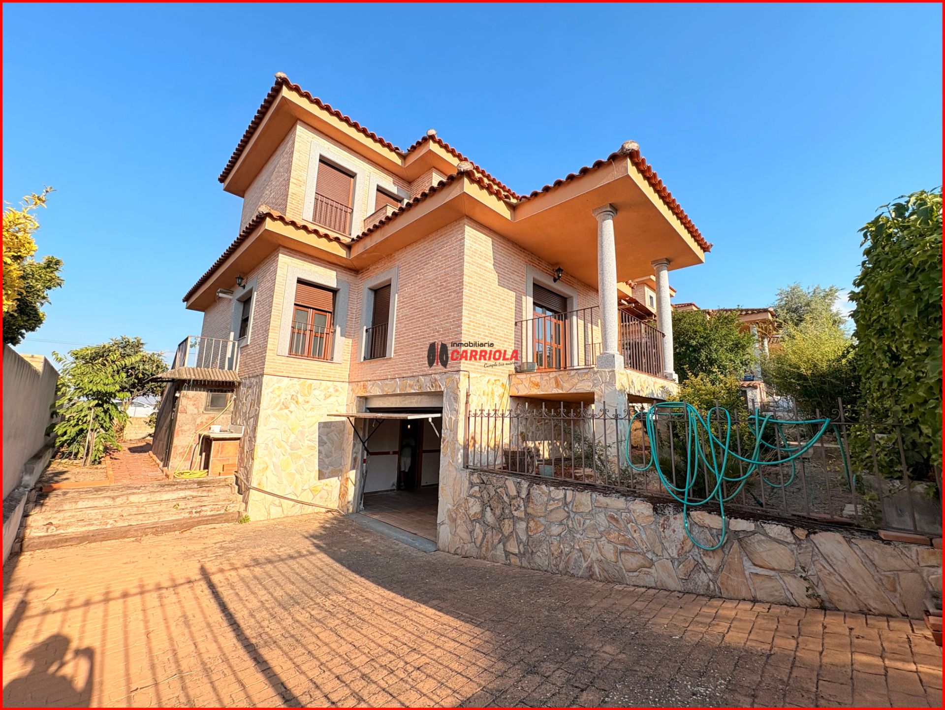 Vista exterior de Casa o xalet en venda en La Torre de Esteban Hambrán amb Calefacció