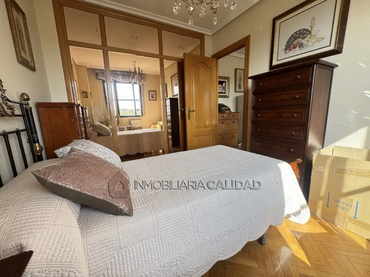 Dormitori de Pis en venda en Burgos amb Calefacció i Traster