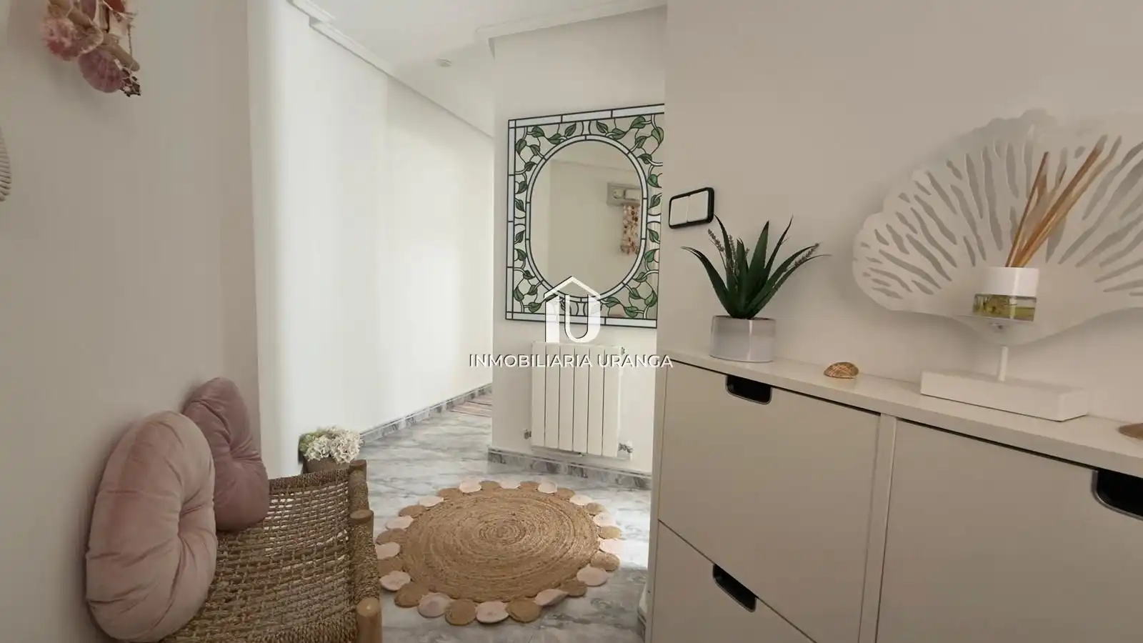 Wohnung zum Verkauf in Laredo mit Heizung, Terrasse und Möbliert