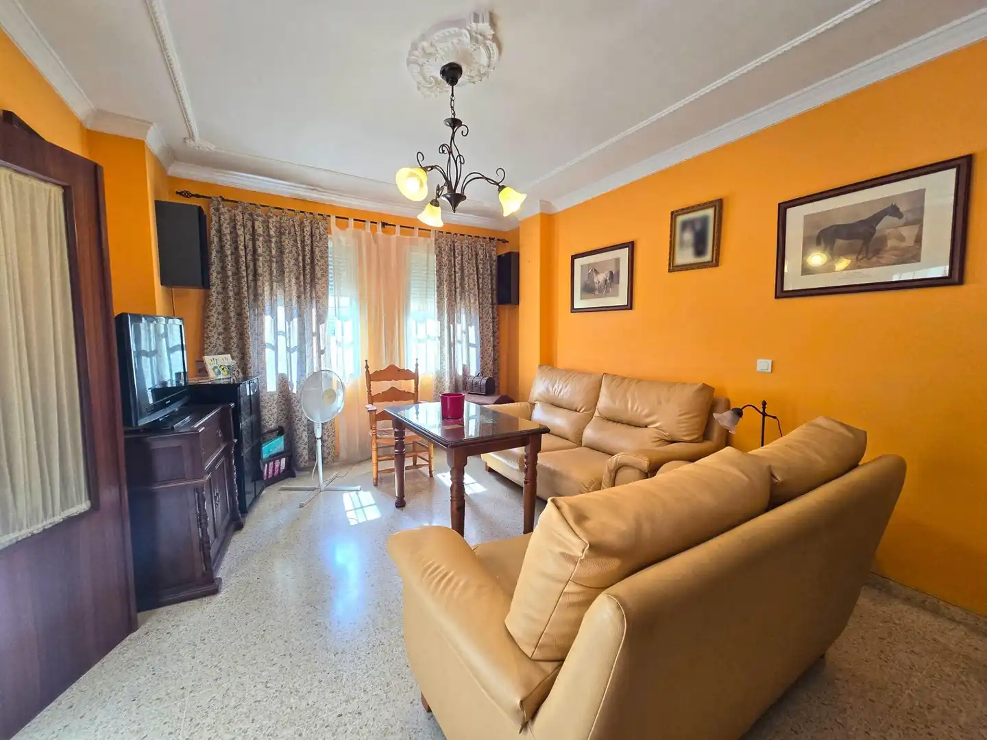 Sala d'estar de Casa adosada en venda en Espartinas