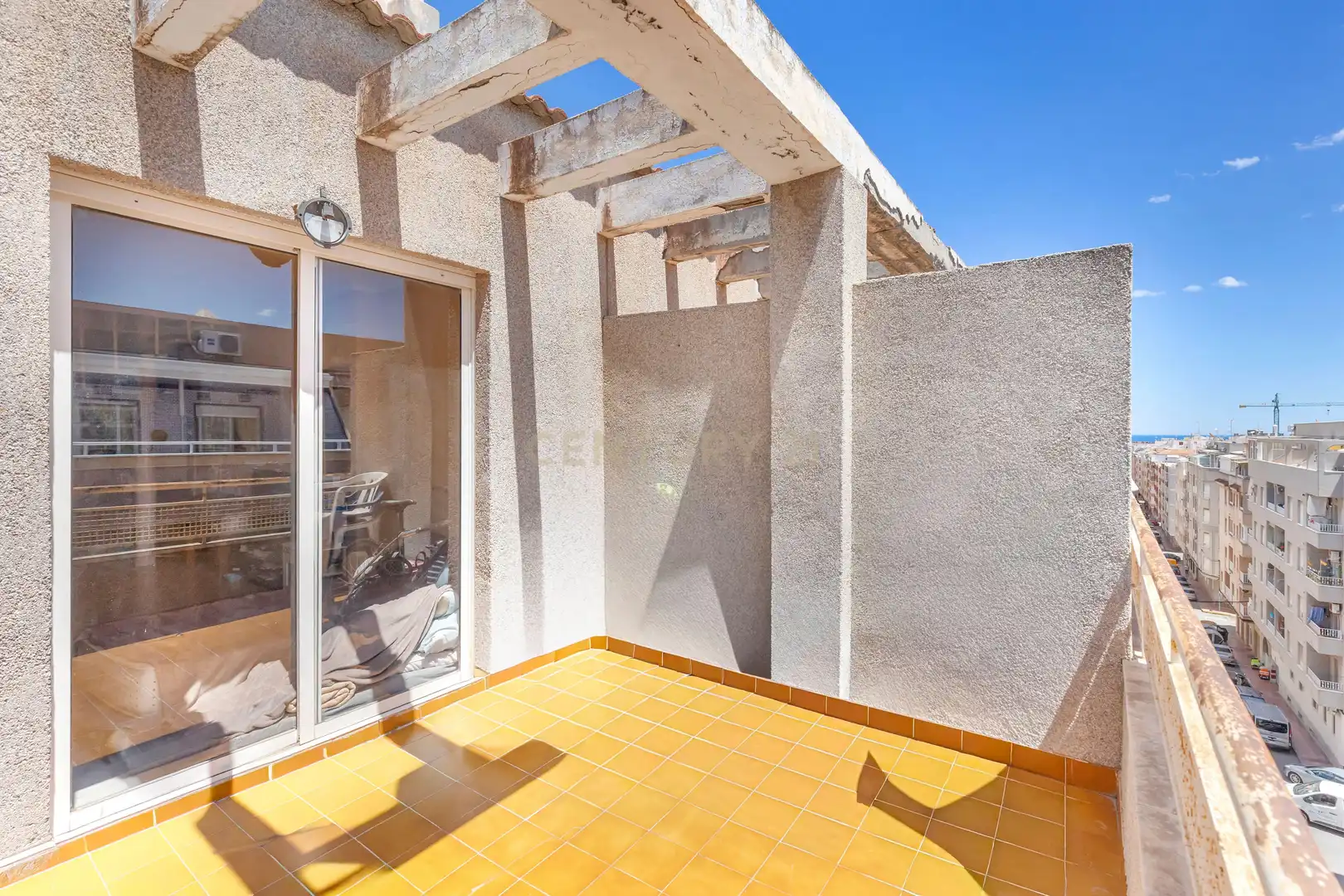 Terraza de Apartamento en venta en Torrevieja con Aire acondicionado