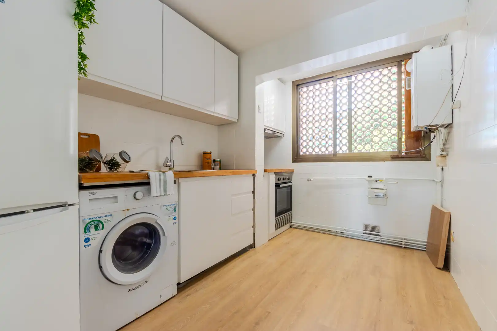 Kitchen of Flat for sale in Pla de Maset - Cap de Salou