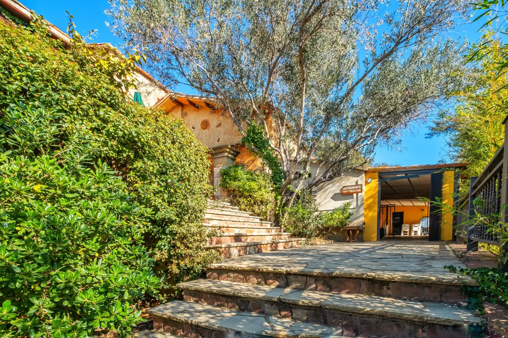 Vista exterior de Finca rústica en venta en Bigues i Riells del Fai con Aire acondicionado y Calefacción