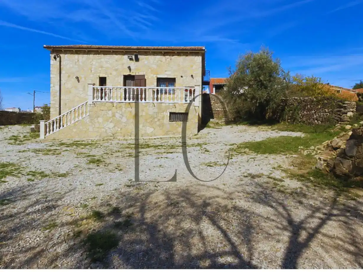 Vista exterior de Piso en venta en La Tala con Jardín privado, Trastero y Amueblado
