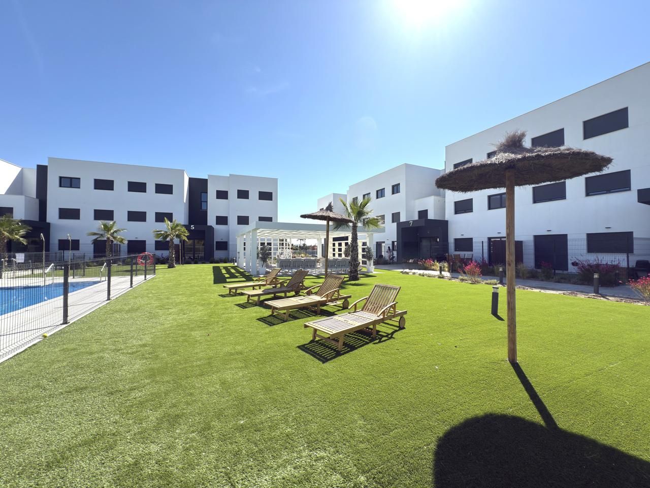 Exterior view of Apartment for sale in Estepona  with Air Conditioner, Heating and Private garden