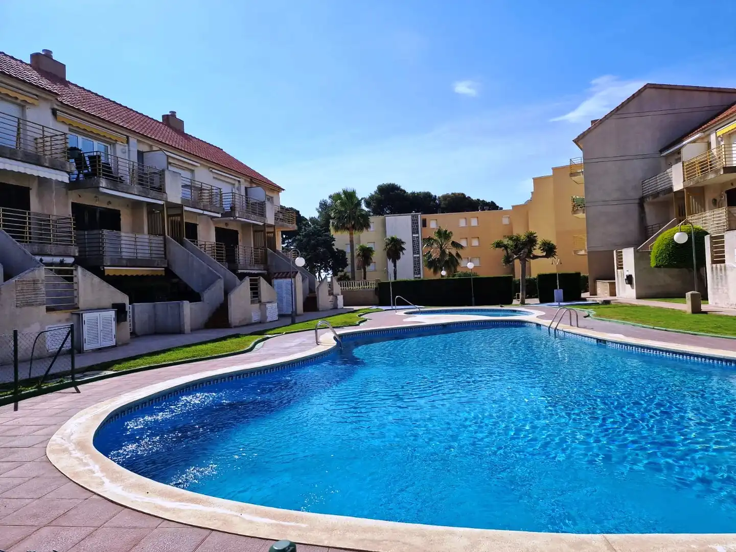 Apartamento con piscina en venta en Carrer Creu del Sud, imagen 2