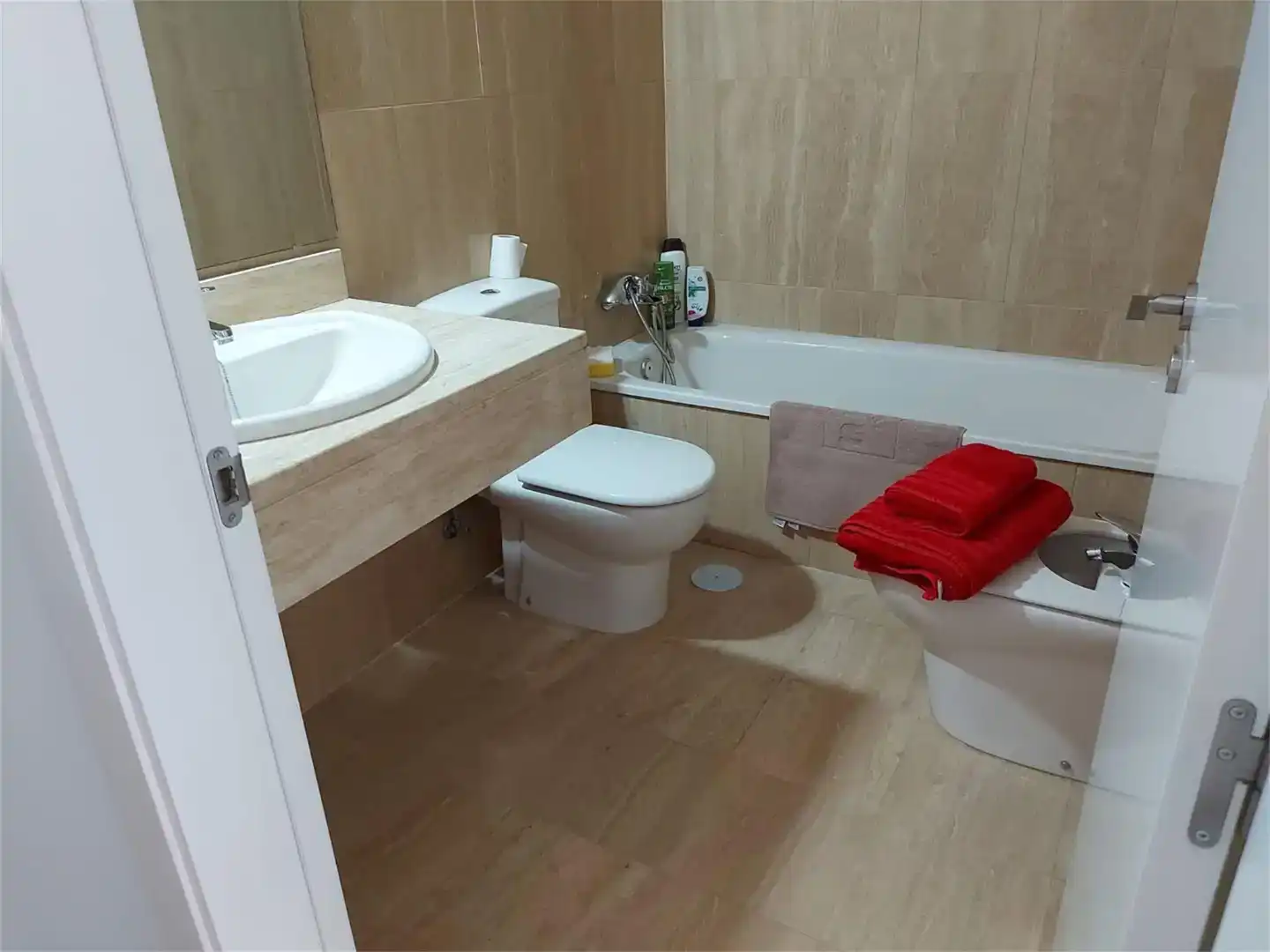 Bany de Pis en venda en Guillena amb Aire condicionat, Piscina i Balcó