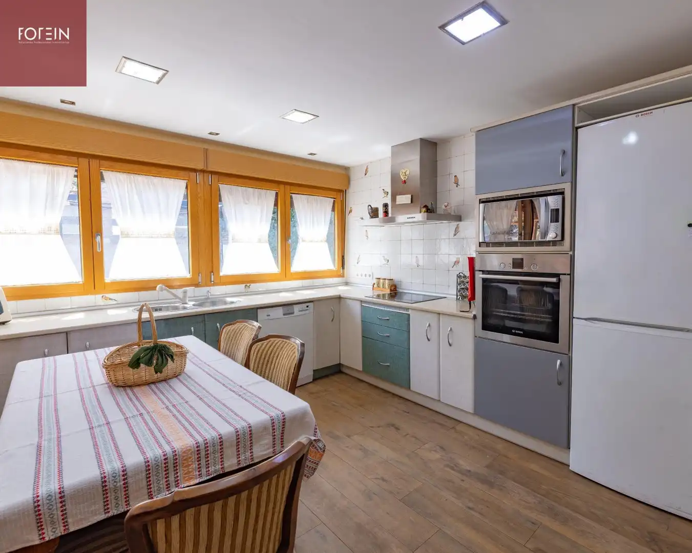 Cocina de Casa o chalet en venta en El Casar con Aire acondicionado, Calefacción y Jardín privado