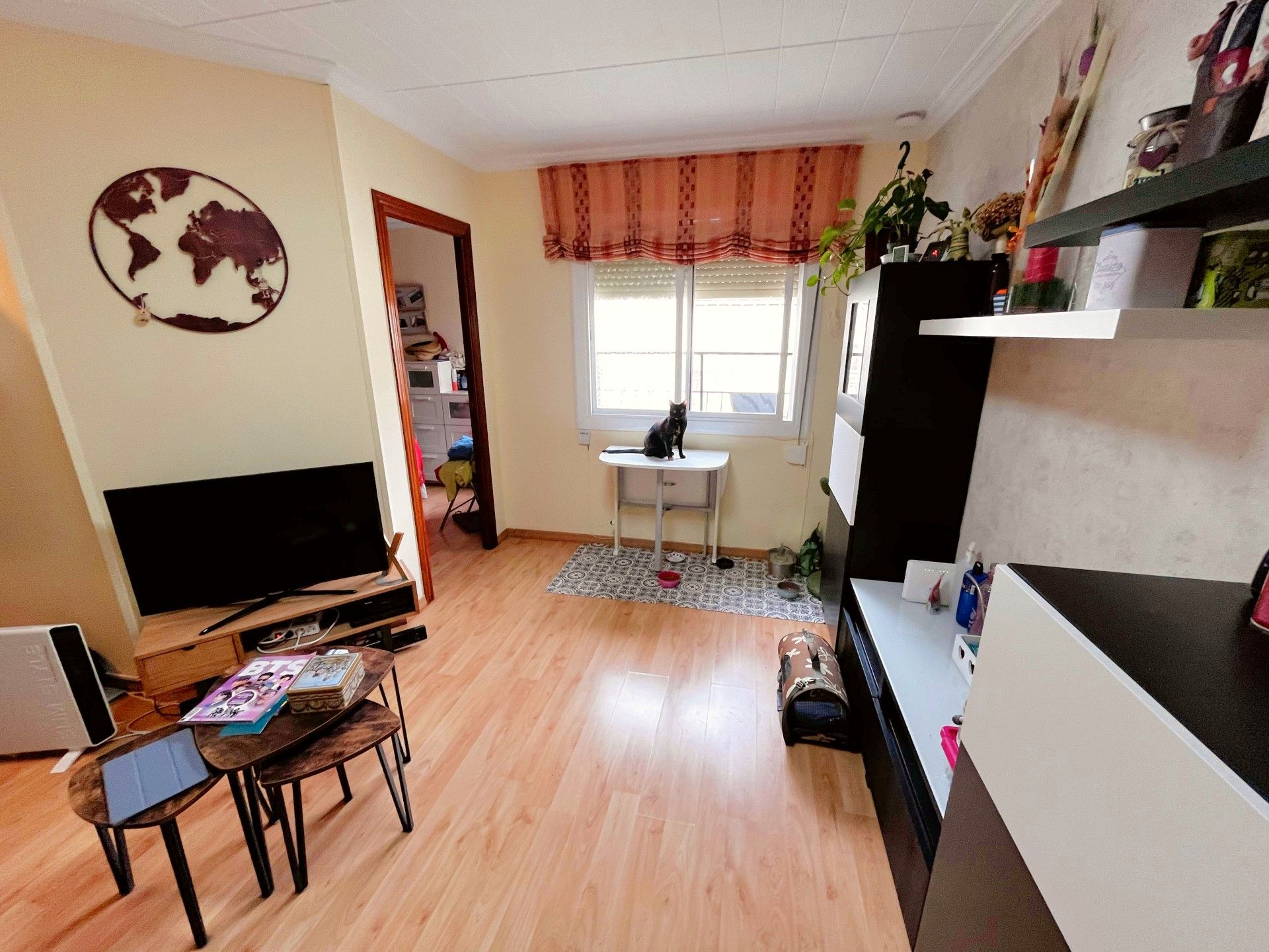 Living room of Flat for sale in El Prat de Llobregat  with Air Conditioner, Parquet flooring and Oven