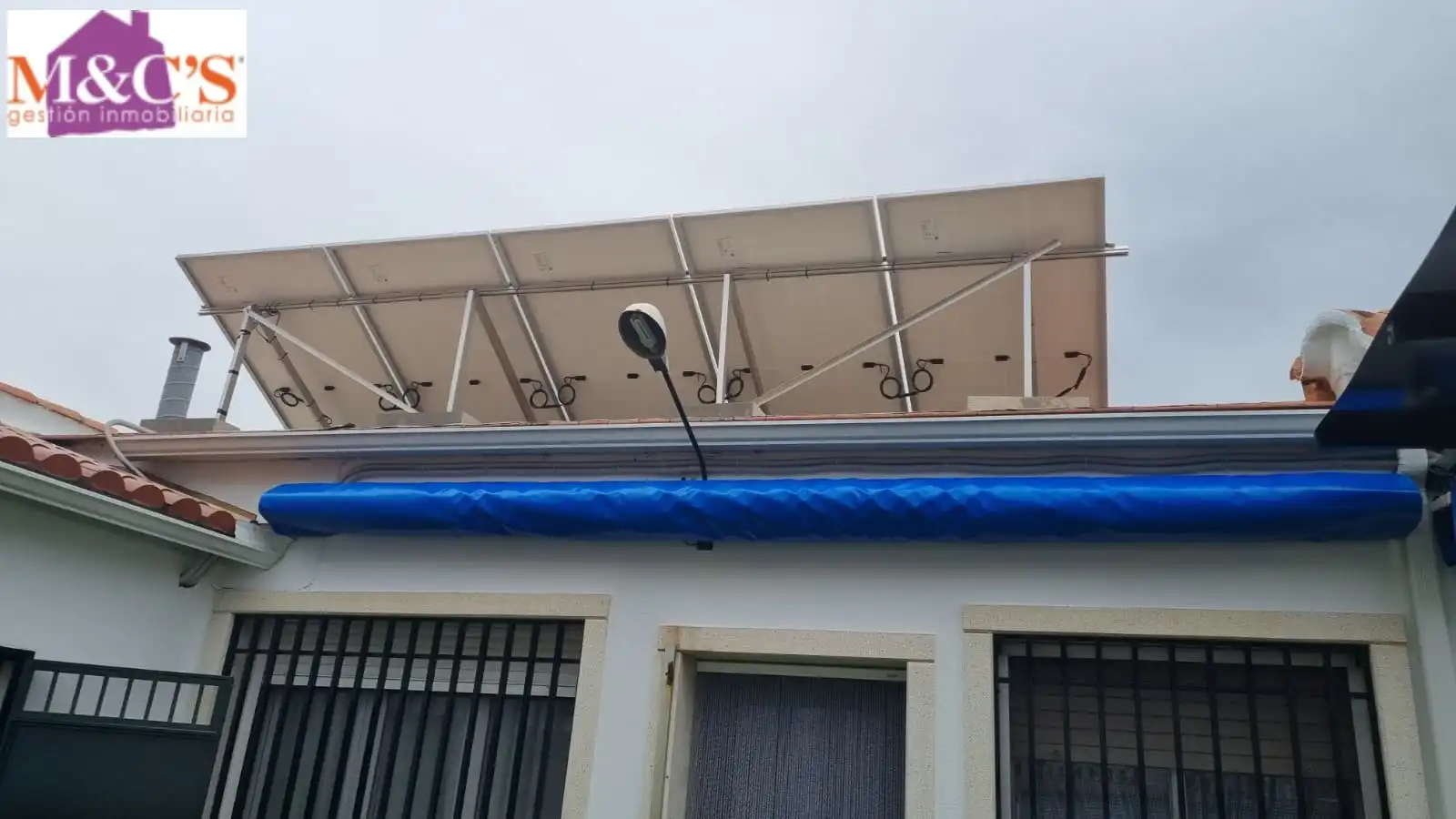 Vista exterior de Casa o xalet en venda en Puertollano amb Aire condicionat, Calefacció i Jardí privat