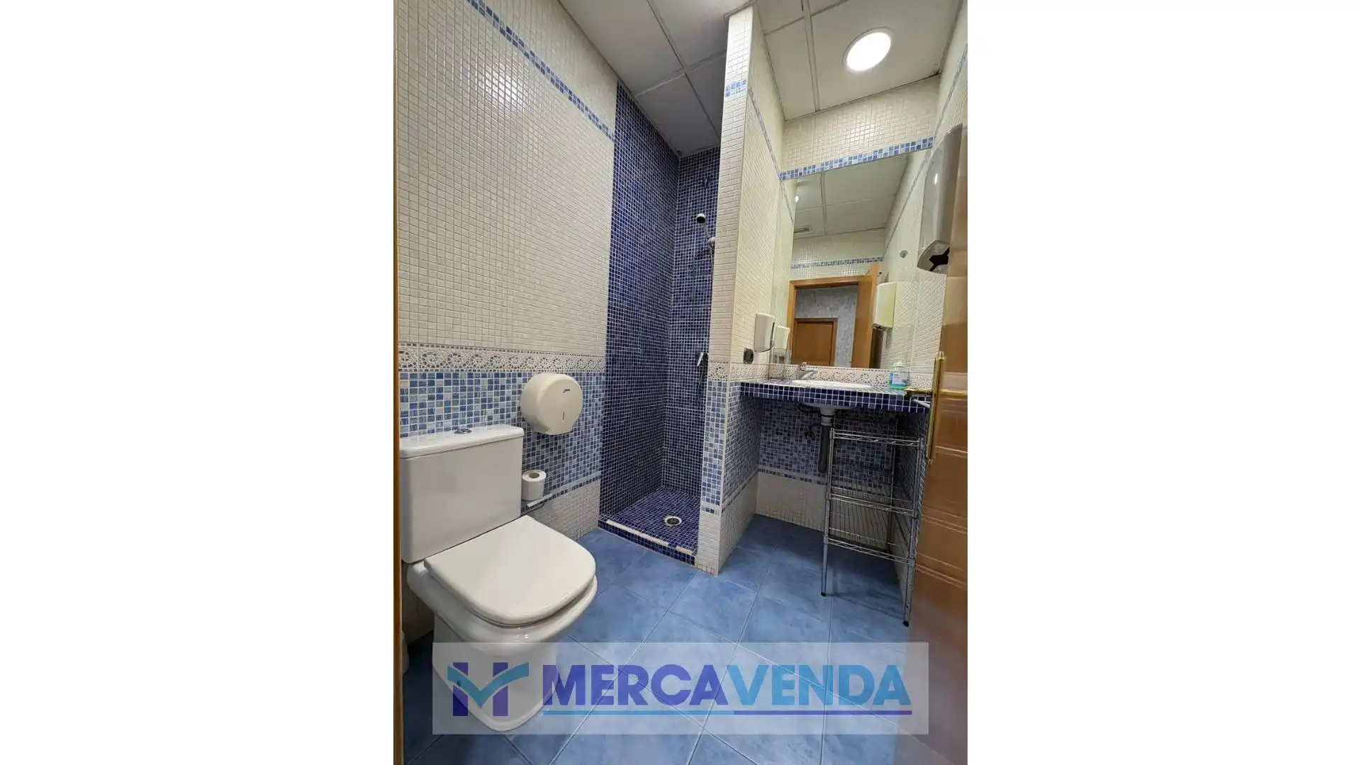 Baño de Local de alquiler en Ponteareas con Calefacción y Amueblado