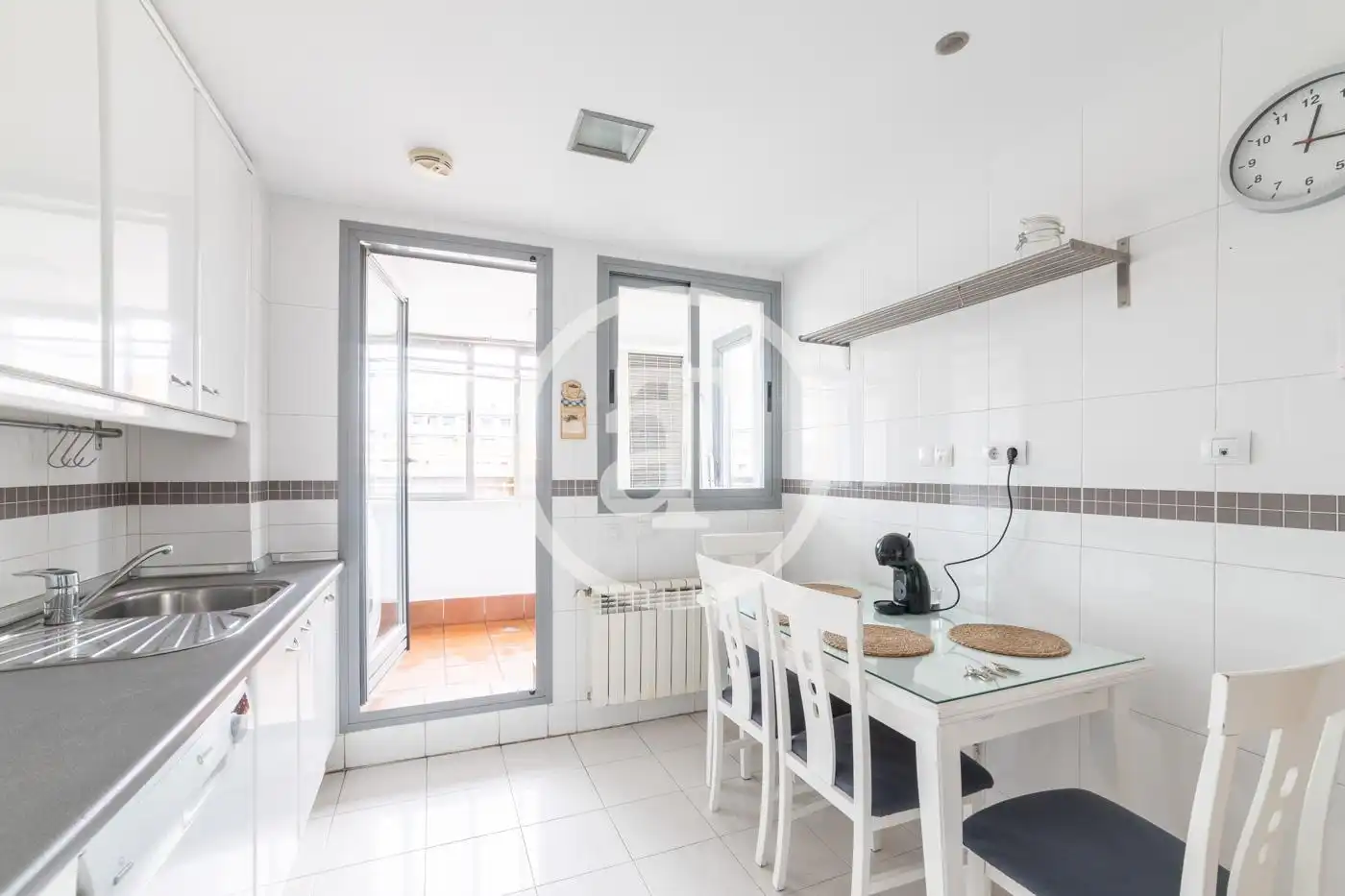Attic for rent in Calle Fuente Cisneros, Parque Oeste - Fuente Cisneros
