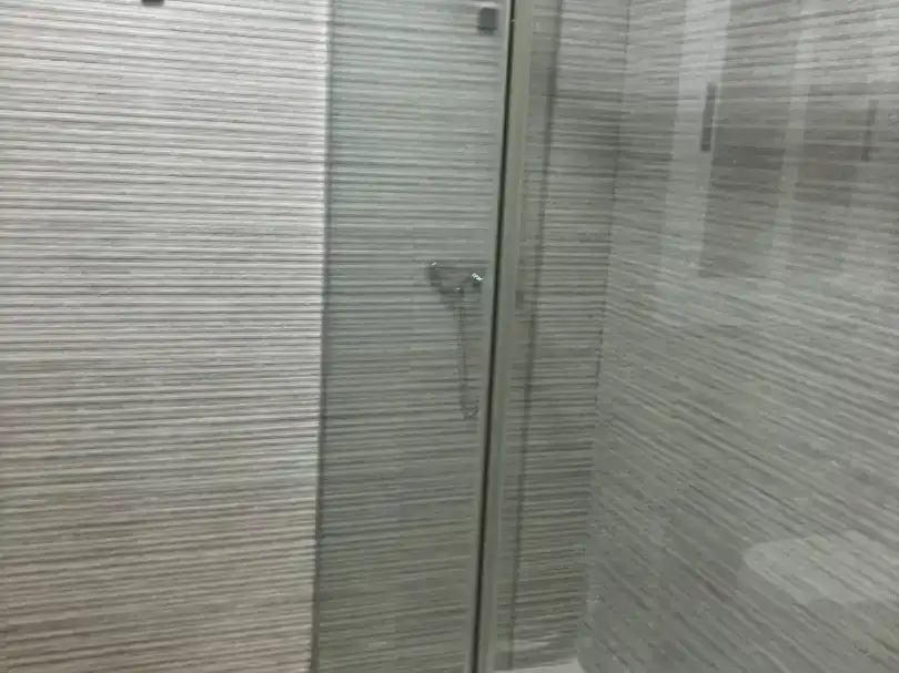 Badezimmer von Wohnung zur Miete in  Valencia Capital mit Klimaanlage