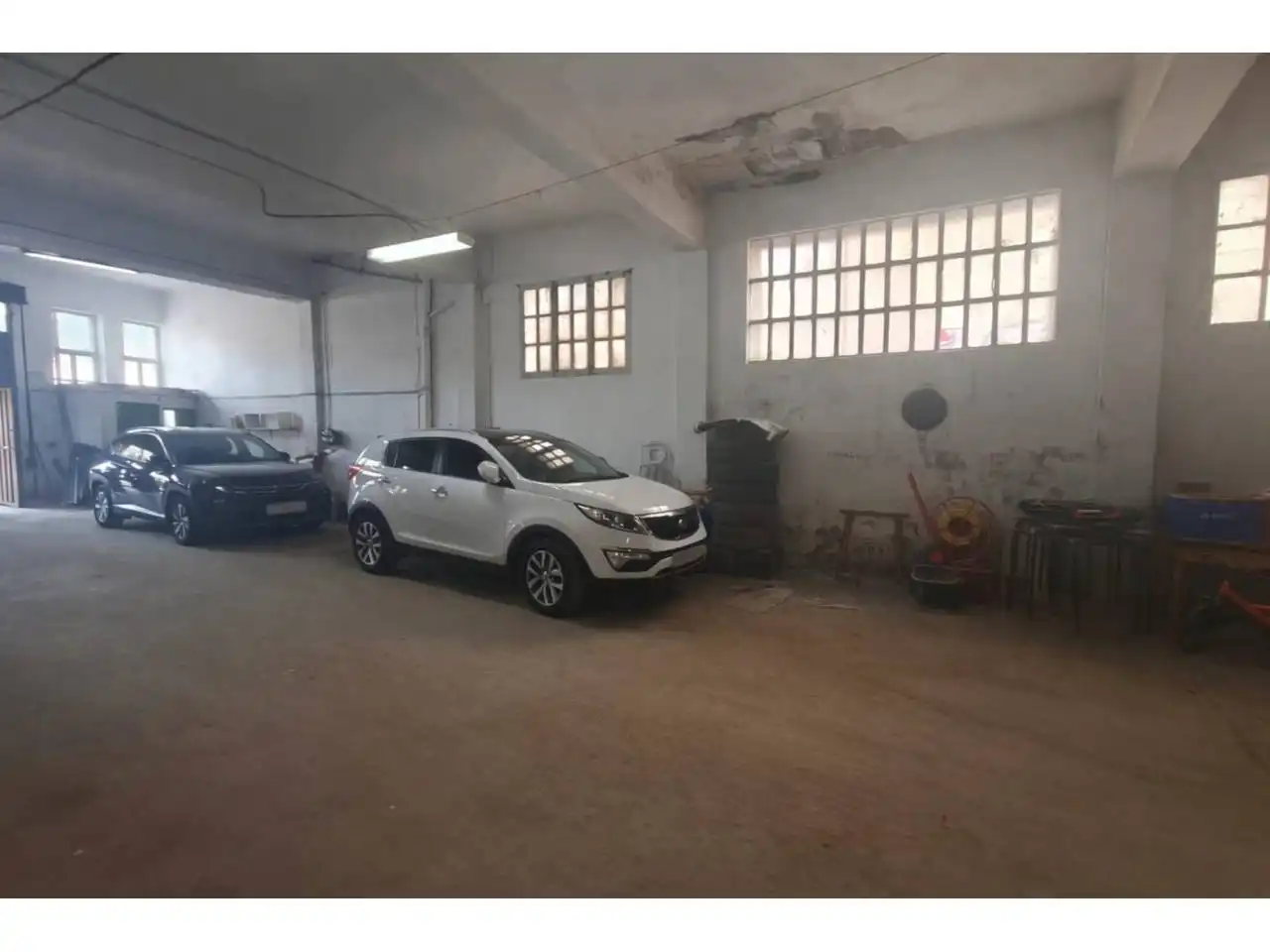 Parkplatz von Fabrikhallen zum Verkauf in Vila-real