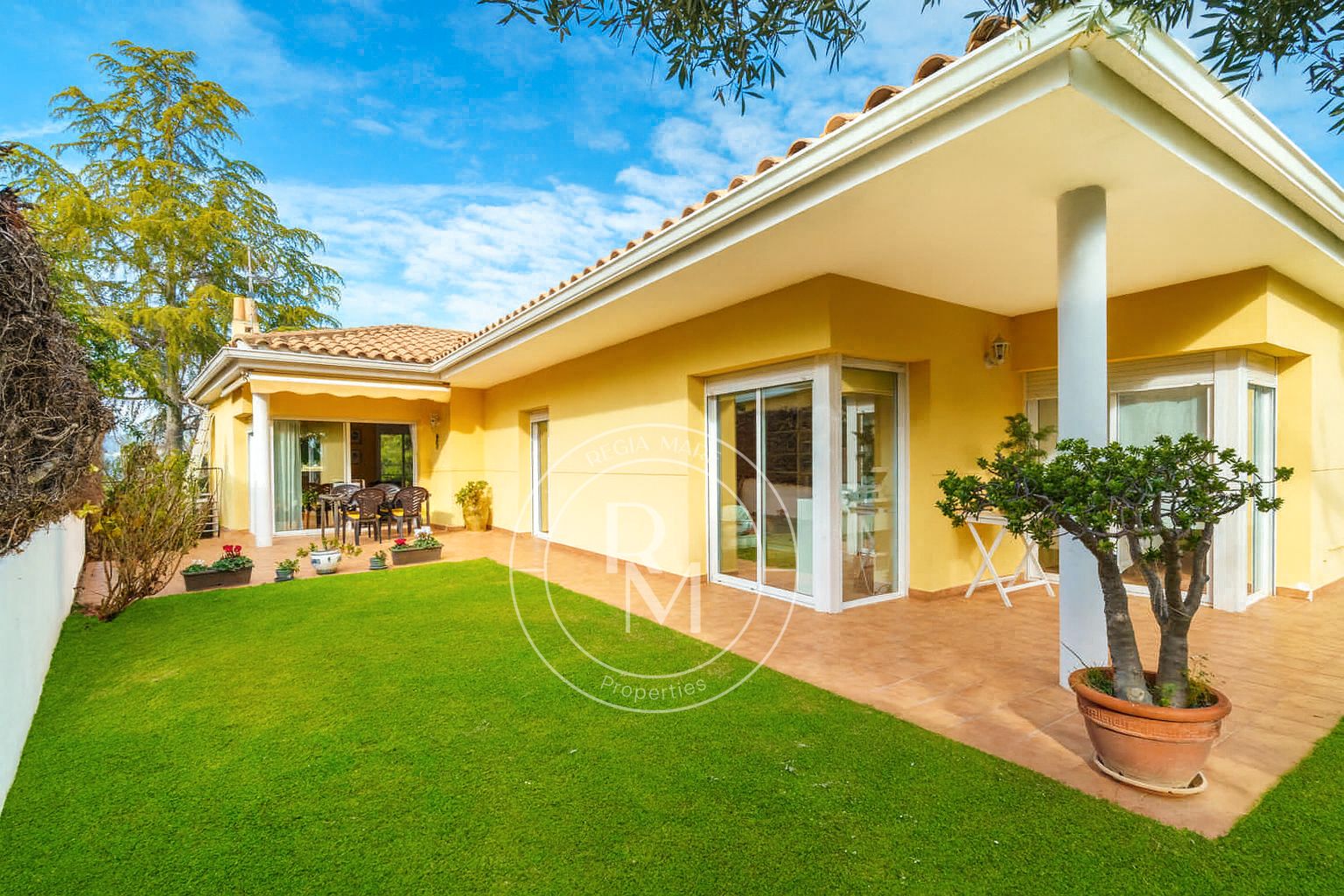 Jardí de Casa o xalet en venda en Sant Pere de Ribes amb Aire condicionat, Calefacció i Jardí privat